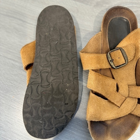 Bata Quo Vadis Tan Women’s Slides (9) - Picture 4 of 6